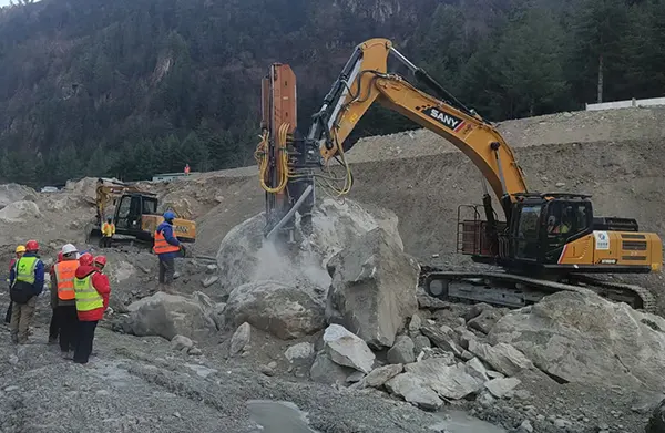Compact Hydraulic Rock Splitter